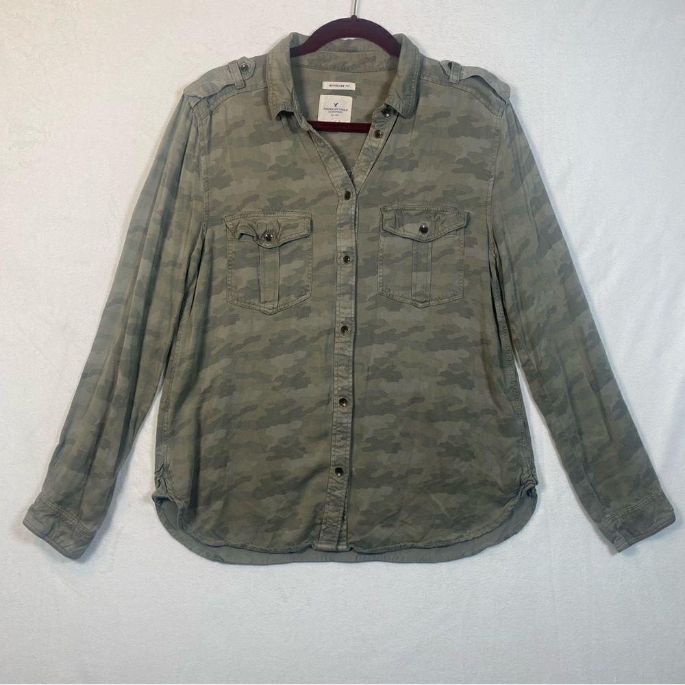American Eagle Outfitters Green Camouflage Button Down Shirt Size Medium